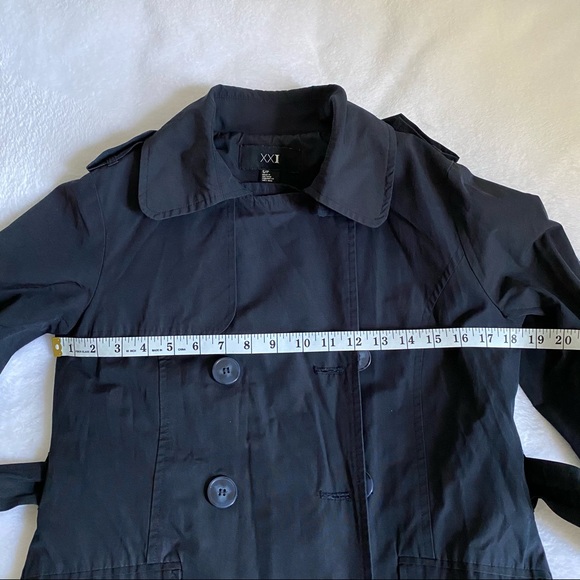 SOLD❌ Forever21 Navy Lightweight Belted Trench - Picture 9 of 10